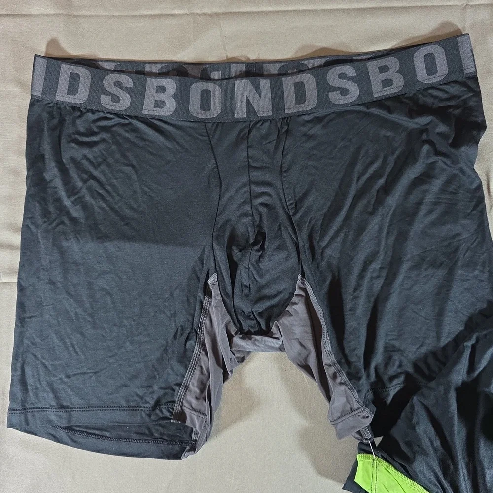 Bonds Underwear Anti-Chafing Boxer XXL 3 Pack Black & Grey/Green/Gold